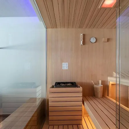Apartment Valarin Roma, Luxury & Wellness, Vercana